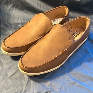NWT Izod Tan Memory Foam Loafers